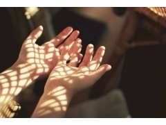 全职太太遭遇丈夫出轨，该如何选择