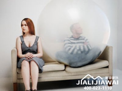 夫妻之间应不应该“你不主动找我，就算我想和你说话也不主动找你”？